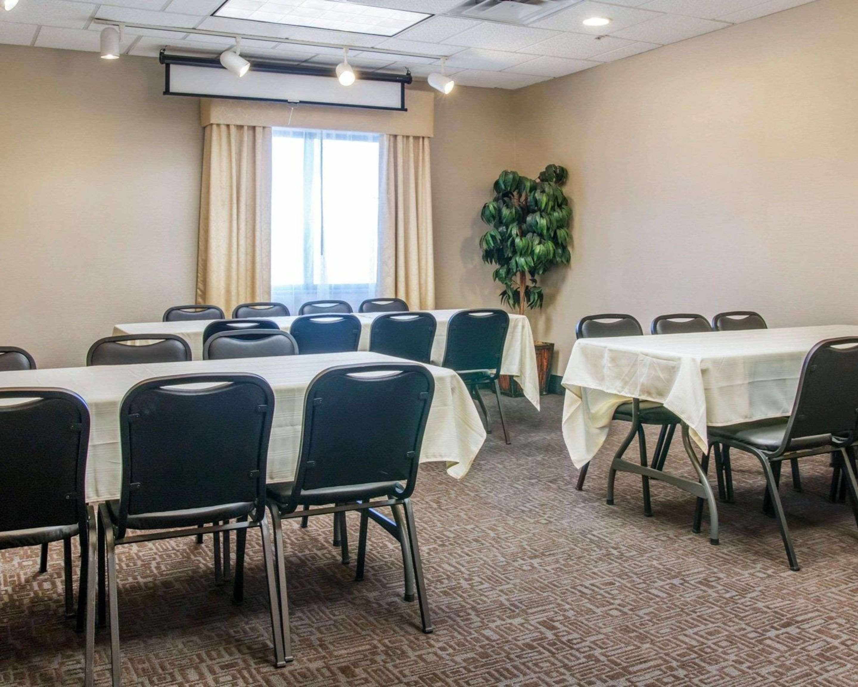 Comfort Suites Auburn Hills-Detroit Buitenkant foto