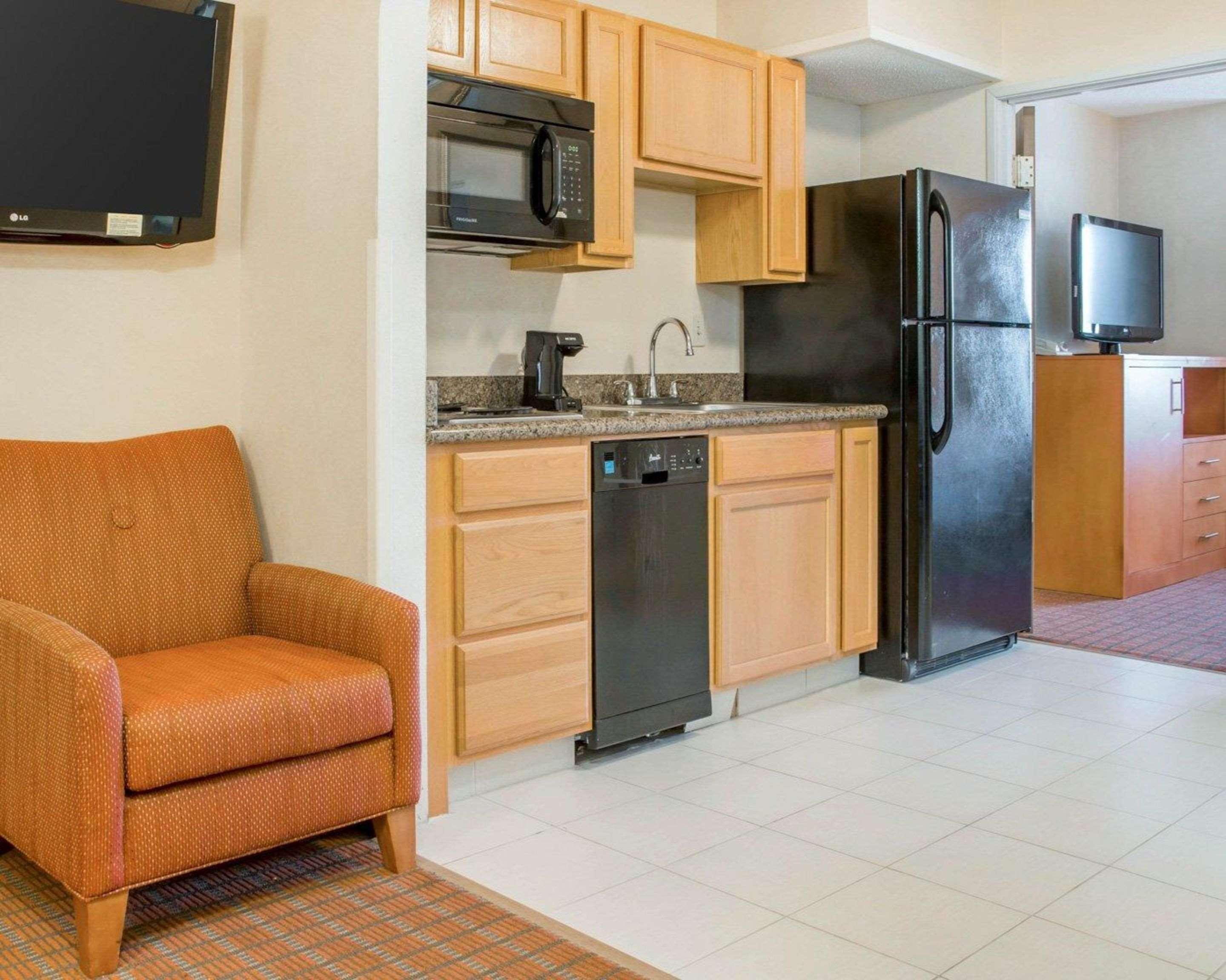 Comfort Suites Auburn Hills-Detroit Buitenkant foto