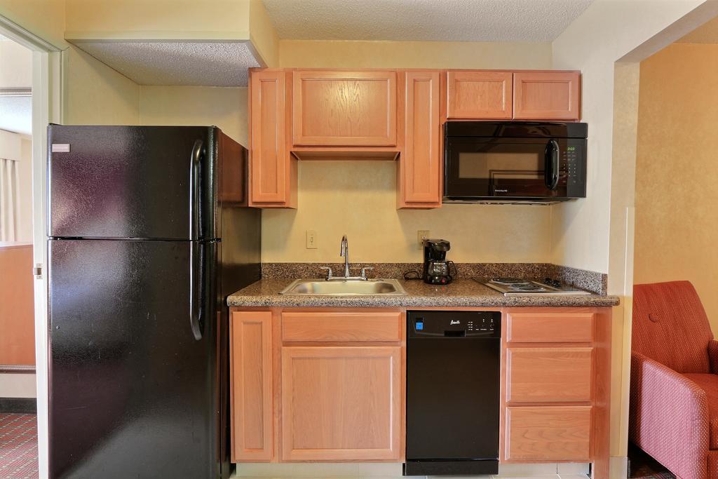 Comfort Suites Auburn Hills-Detroit Buitenkant foto