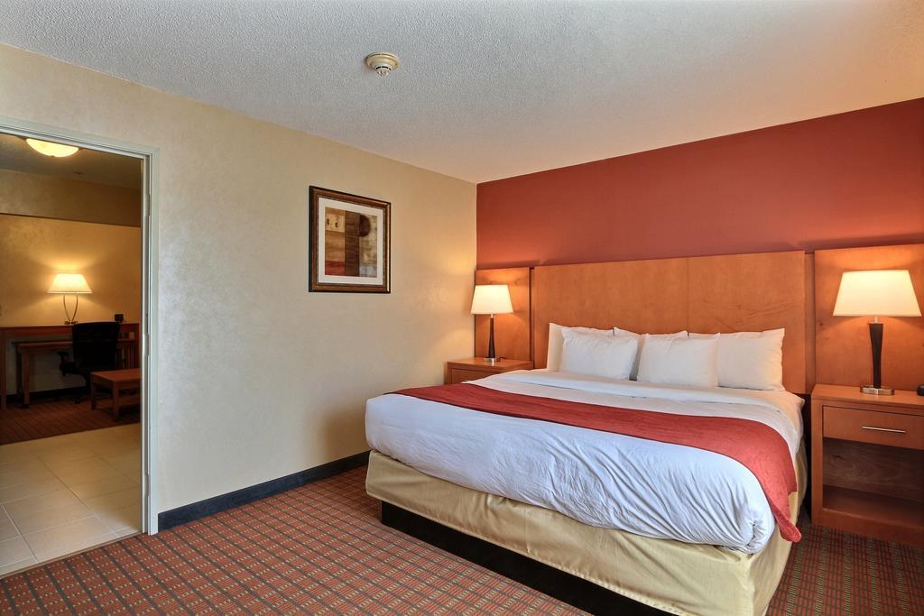 Comfort Suites Auburn Hills-Detroit Buitenkant foto