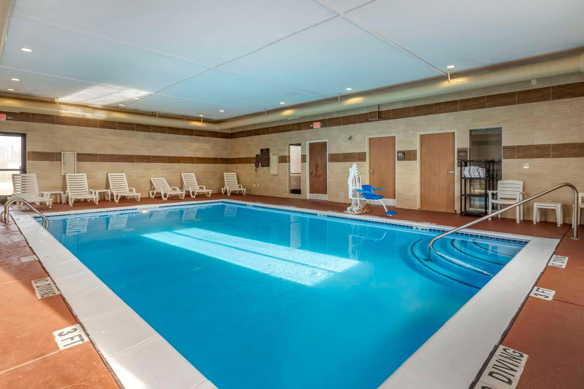 Comfort Suites Auburn Hills-Detroit Buitenkant foto