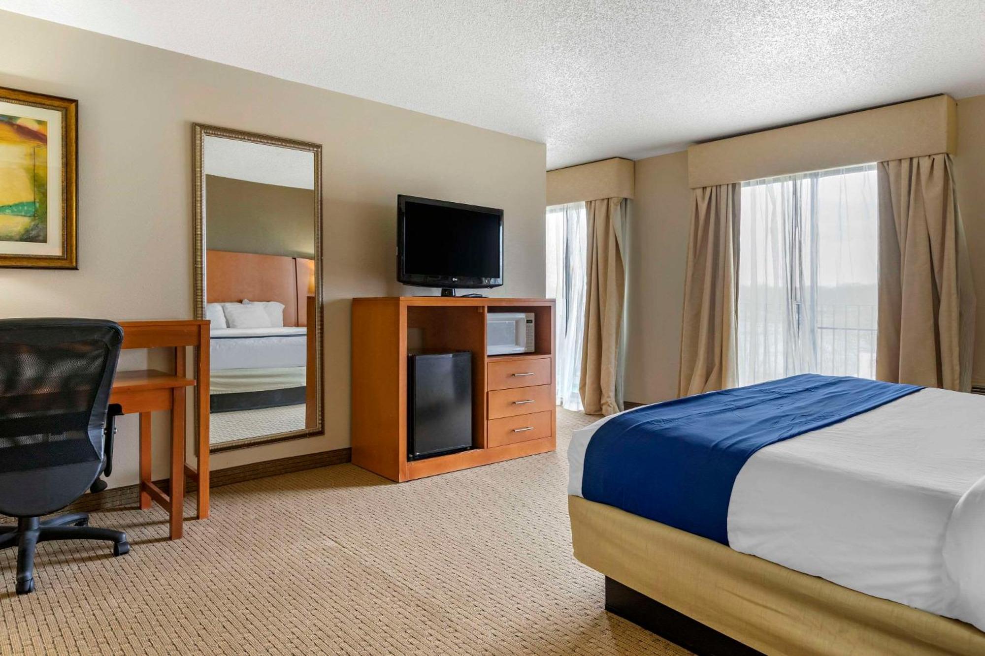 Comfort Suites Auburn Hills-Detroit Buitenkant foto